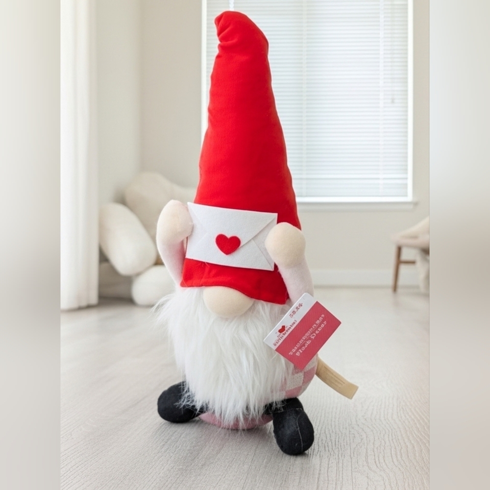 Valentine's Day Gnome NWT